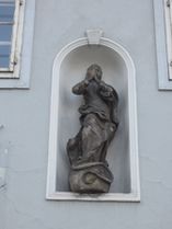 Die Hausmadonna an der Ostfassade - 2011