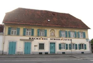 Front zum Karlauplatz (Foto Laukhardt 2011)